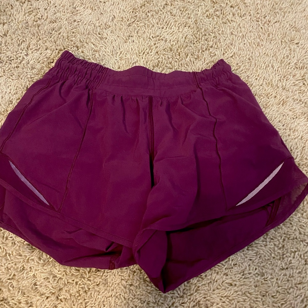 Lululemon Hotty Hot Shorts 2.5 size 2